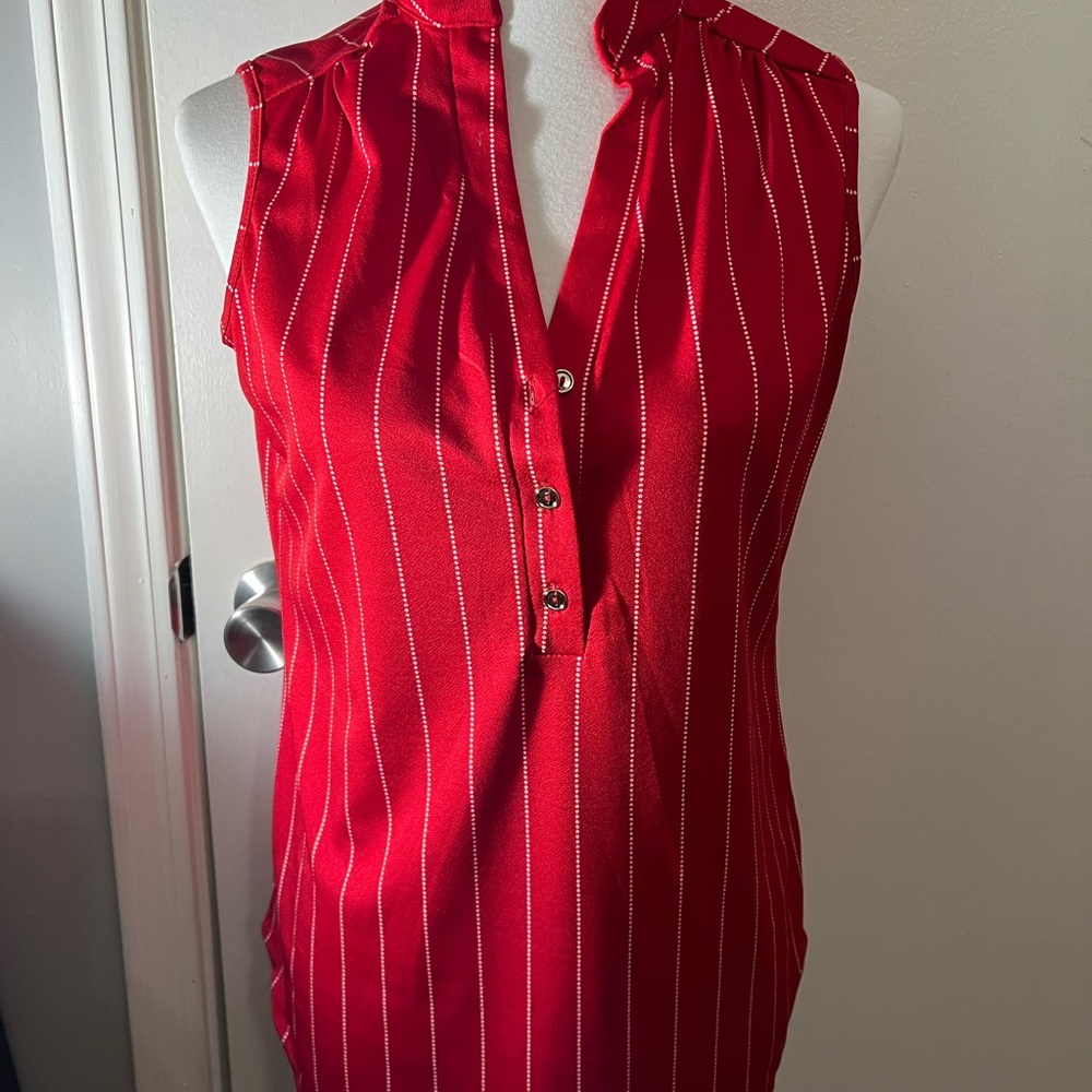 Red Sleeveless Tank Top with Mandarin Collar and Buttoned Style
